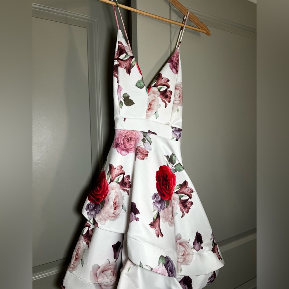 Women’s Floral Dress Size M